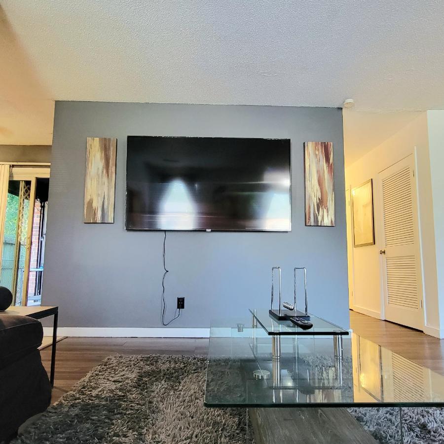 Hi-tek-duplex A-two 75in 4k Led Holiday home *